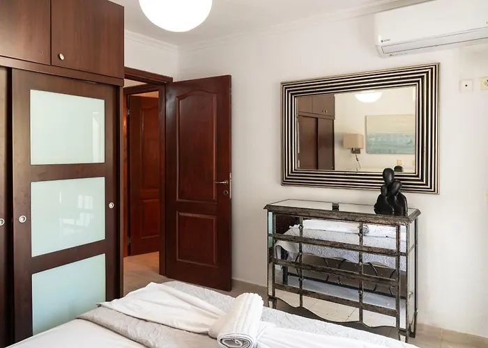 Silot 2 * Néa Fókaia